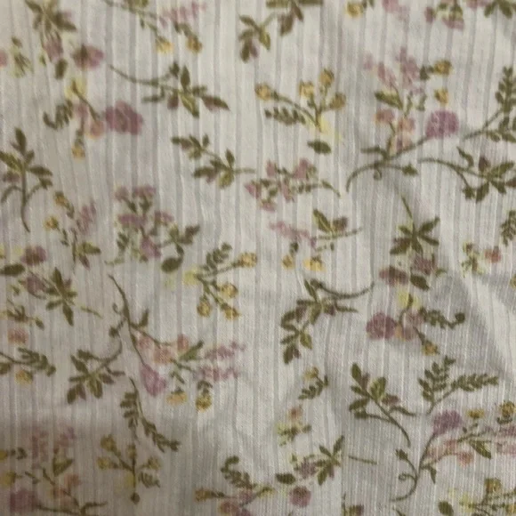 🔴Wild Fable floral Stretchy Crop  top. Scrunched sides short sleeves. Size XL. - Picture 4 of 14